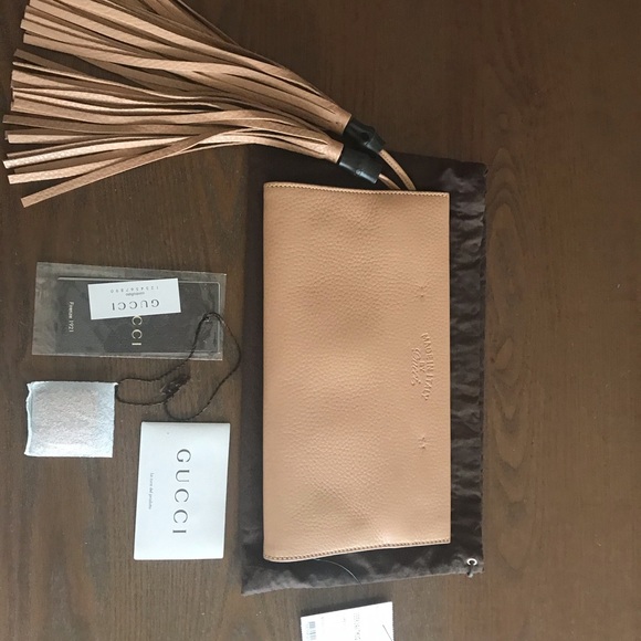 💯 Gucci Camelia Clutch Bag - Picture 4 of 8